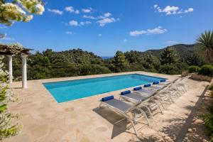 Can Pep Vicentet - House with pool and garden in Es Cubells