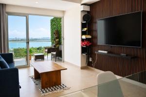 Private Terrace with Spectacular Ocean Lagoon Views