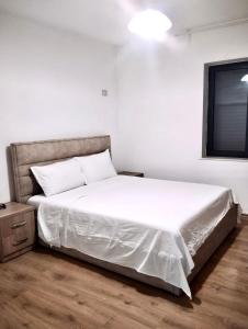 ARIS APARTMENT - Blloku Tirana Lake Park