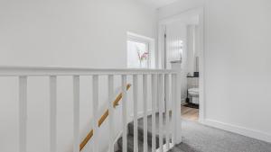 3- Bed Home - Sleeps 5 - Free Parking NEC