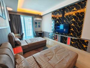 4 min to Jonkerstreet Premium Hotel 4 Star Netflix