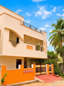 Nirvana Backpackers