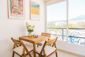 AC152 - Top Renovated Modern 1 Bed with Pool