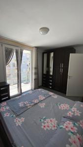 Shengjin Seaview Apartment