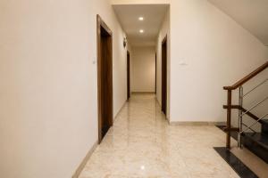Hotel Crest Inn Near Bombay & Medanta Hospital & Dhirubhai Ambani Hospital