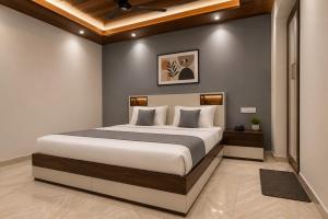 Hotel Crest Inn Near Bombay & Medanta Hospital & Dhirubhai Ambani Hospital