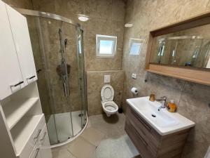 SeaWave - apt for 4 with patio, close to beach!