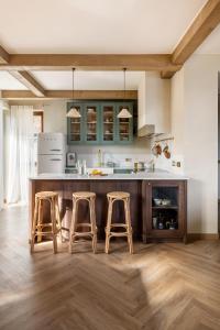 Design Apartment with Lake View and Private Garden