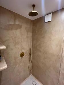 Pyrgianos Suites - Private Jacuzzi