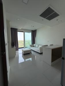 Del Mare Bangsaley condo