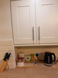 3 Bedroom House Sleeps 5 - Private Garden - Pets
