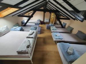 Single Bed Center
