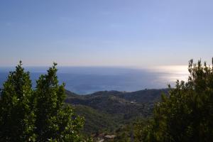 Il Ciuffo: ampia casa panoramica con parcheggio.