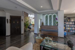 maison dhôte luxueuse avec piscine, jardin et petit dej inclus