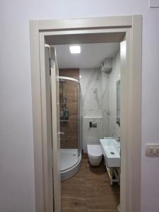 Premium Central Apartment with Private Garage