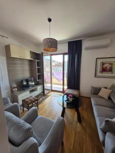 Premium Central Apartment with Private Garage