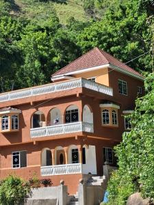 Skyview Palace