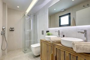 Stylish Terrace House with Heated Pool, Old Town Estepona