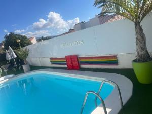 Beach Boys Resort Men Only solo hombres