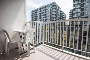 2BR at MOA - 9th Floor -Sleeps 5 -Sea Residences