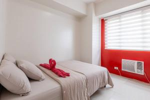 2BR at MOA - 9th Floor -Sleeps 5 -Sea Residences