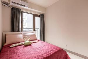 2BR at MOA