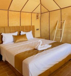 Merzouga Oasis luxury camp