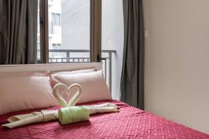 2BR at MOA