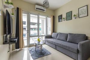 2BR at MOA