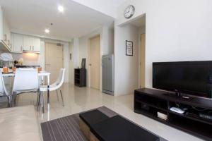 2BR at MOA