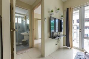 2BR at MOA