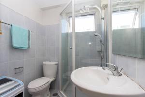 2BR at MOA