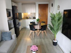Moderno Depto 2D2B con parking a pasos del Metro