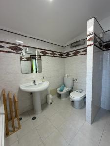 4-Bedroom Villa 15 Min to Albufeira, Pool and AC