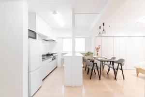 G72新宿最中心 两室一厅 新宿三丁目车站4分 2 rooms Shinjuku center 4 mins to ST Max 7P 直达新宿 涉谷 表参道 池袋 上野 代代木 银座 原宿 品川