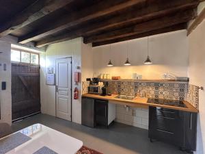 Gîte familial, animaux admis - séjour en Auvergne - FR-1-489-640