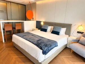 1-Min Walk to Layan Beach • Top-Floor King Studio
