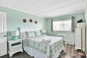BeachBox VI - Direct Oceanfront - Walk to Seacrets - Private Balcony - Worcester House 203