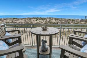 BeachBox VI - Direct Oceanfront - Walk to Seacrets - Private Balcony - Worcester House 203
