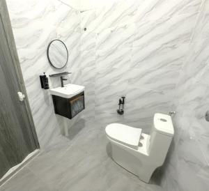 Bayu Sura Beach House 2 - WiFi, Aircond & Netflix
