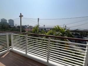 Flame Tree Residence , City Center & Close to Beach Cozy Apartment