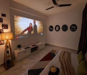 Riwaayat & Wings, a luxe stay 5 min from Taj Mahal