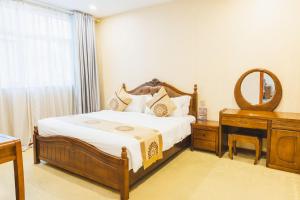 Diamond Pearl Hotel ,Phnom Penh,Royel Palace, Mekong RIver,Swimming Pool