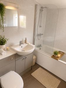 Westward Ho! Beach Retreat - Ocean View - Private Balcony - Sleeps 6