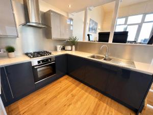 Westward Ho! Beach Retreat - Ocean View - Private Balcony - Sleeps 6