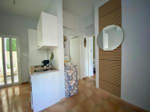 Cozy seaside studio in Lemos Vouliagmenis