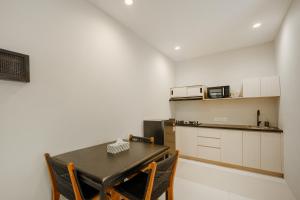 Luna Rosa 1BR Suite near Seminyak Beach