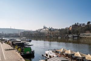 Old town Riverside luxury apartment