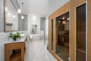 Old town Riverside luxury apartment