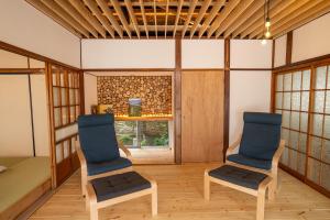 The Whale House 日光 by Silver Daisy